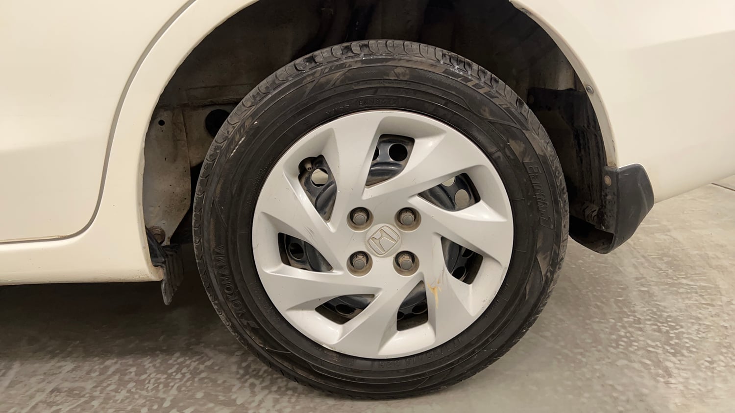 Used 2016 Honda Amaze 1.5 S i-DTEC Diesel Manual tyres LEFT REAR TYRE RIM VIEW