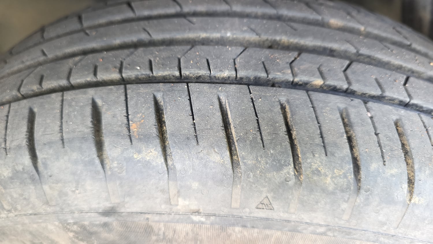 Used 2023 Tata Punch Accomplished MT Petrol Manual tyres LEFT FRONT TYRE TREAD VIEW
