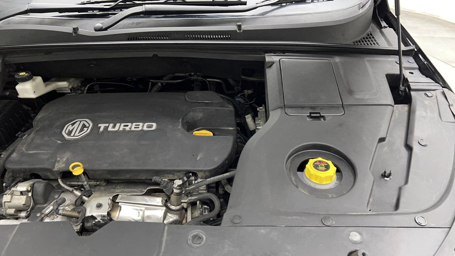 Used 2022 MG Motors Hector Sharp 2.0 Diesel Turbo MT Diesel Manual engine ENGINE LEFT SIDE VIEW