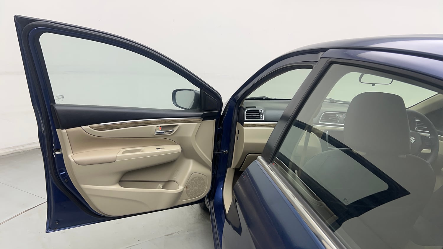 Used 2021 Maruti Suzuki Ciaz Zeta 1.5 Petrol Manual interior LEFT FRONT DOOR OPEN VIEW