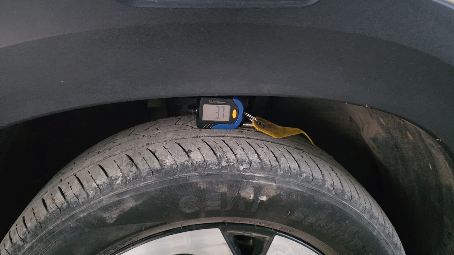Used 2022 Nissan Magnite XV Premium Turbo CVT Petrol Automatic tyres LEFT FRONT TYRE TREAD VIEW