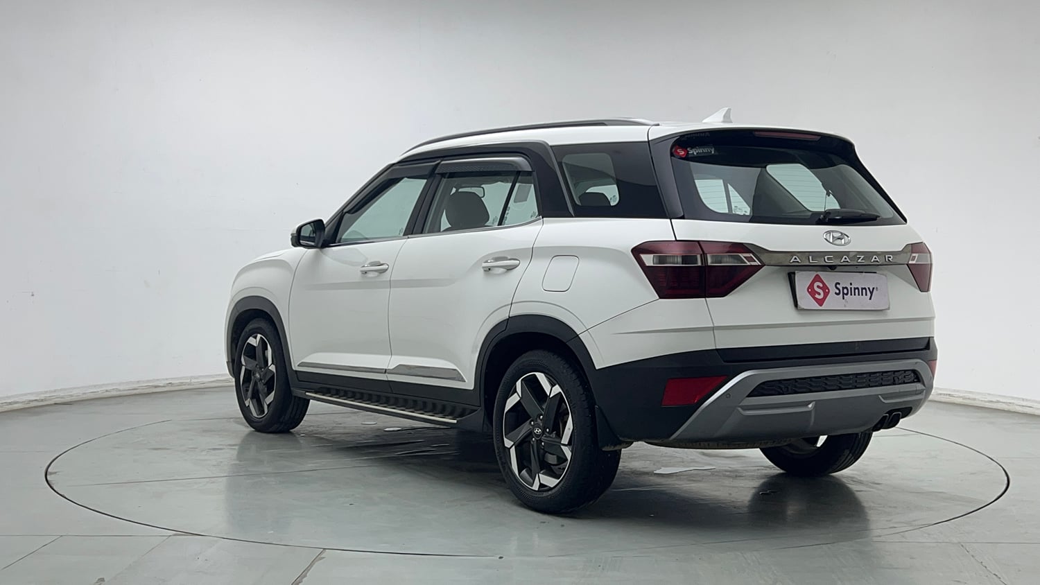 Used 2022 Hyundai Alcazar Signature (O) 6 STR 1.5 Diesel AT Diesel Automatic exterior LEFT REAR CORNER VIEW