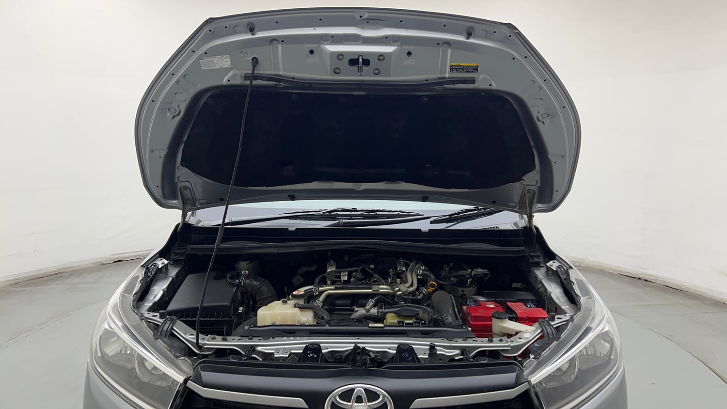 Used 2018 Toyota Innova Crysta 2.4 G 7 STR Diesel Manual engine ENGINE & BONNET OPEN FRONT VIEW