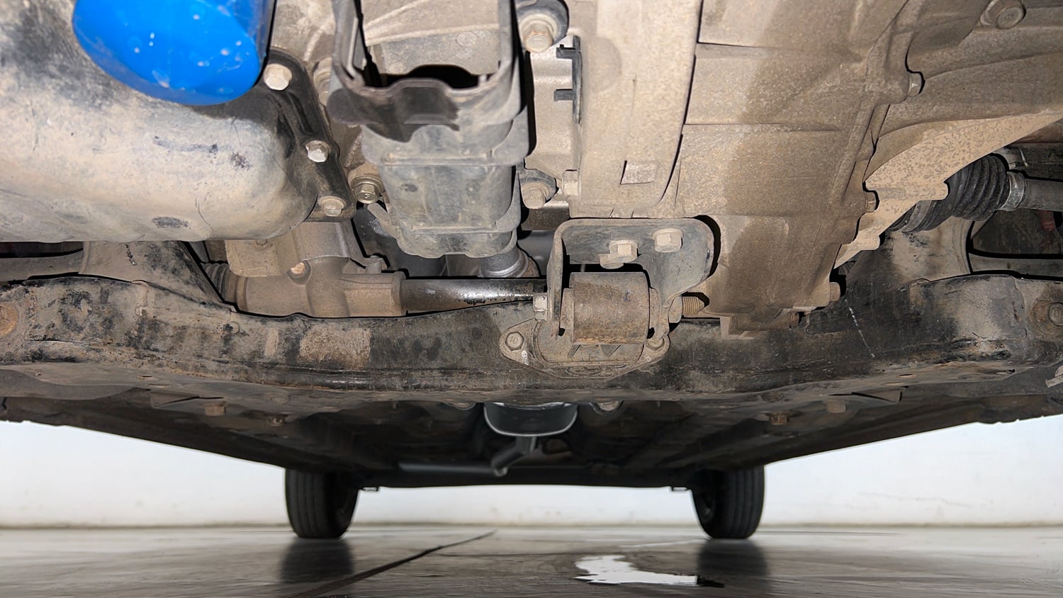 Used 2019 Hyundai Grand i10 Sportz 1.2 Kappa VTVT Petrol Manual extra FRONT LEFT UNDERBODY VIEW