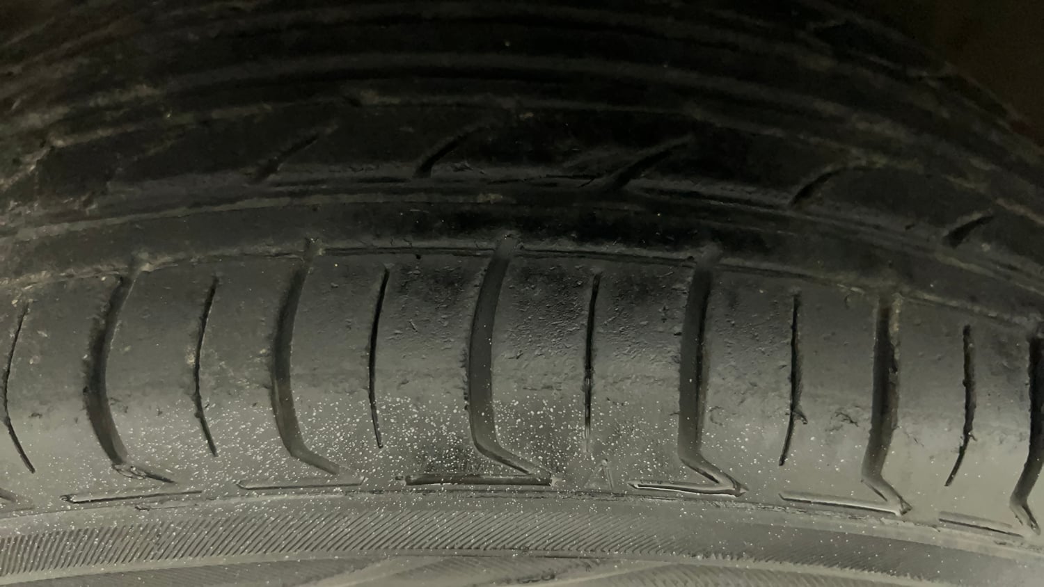Used 2014 Honda Amaze 1.2 S i-VTEC Petrol Manual tyres LEFT FRONT TYRE TREAD VIEW