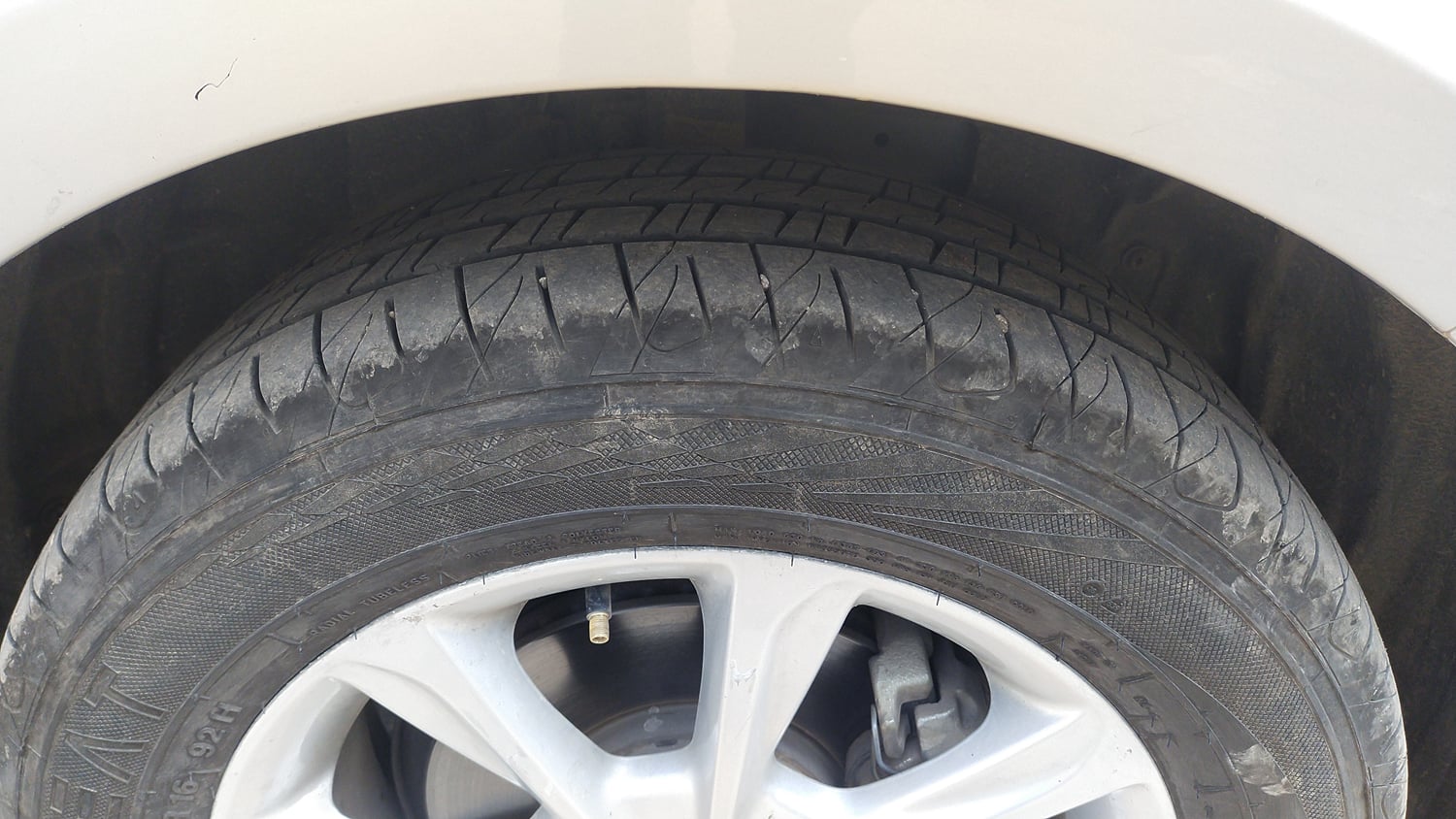 Used 2018 Ford EcoSport Titanium 1.5L Ti-VCT Petrol Manual tyres RIGHT FRONT TYRE TREAD VIEW