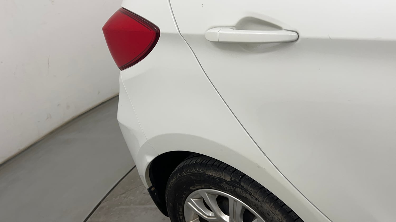 Used 2018 Tata Tiago Revotron XZ Petrol Manual dents MINOR SCRATCH