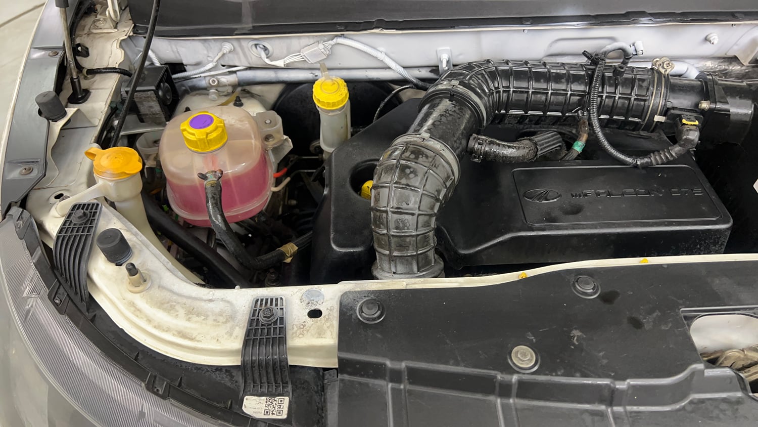 Used 2017 Mahindra KUV100 K6 D 6 STR Diesel Manual engine ENGINE RIGHT SIDE VIEW