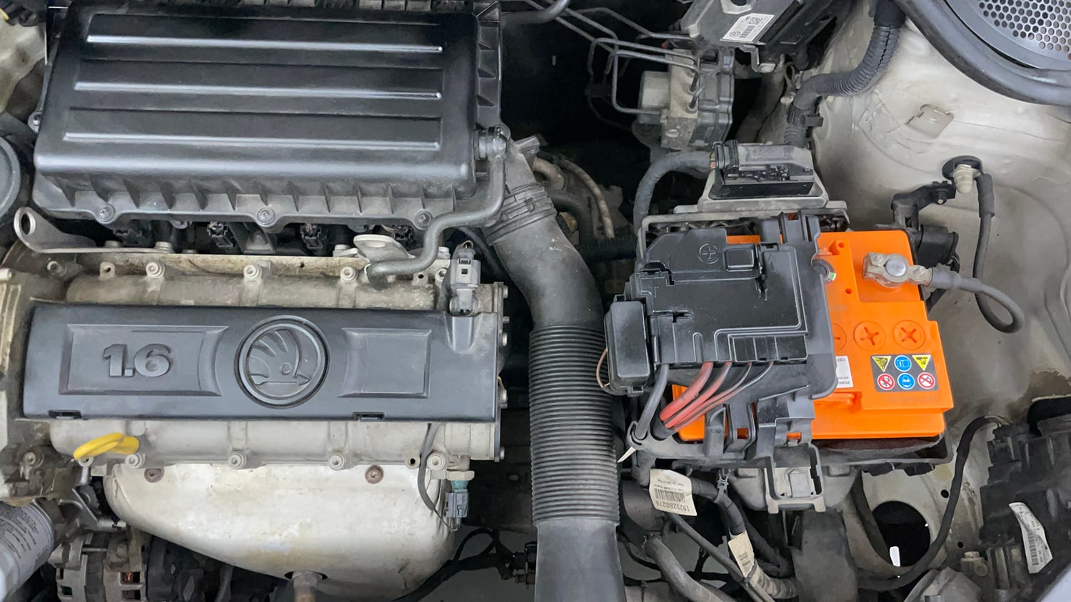 Used 2019 Skoda Rapid Ambition 1.6 MPI AT Petrol Automatic engine ENGINE LEFT SIDE VIEW