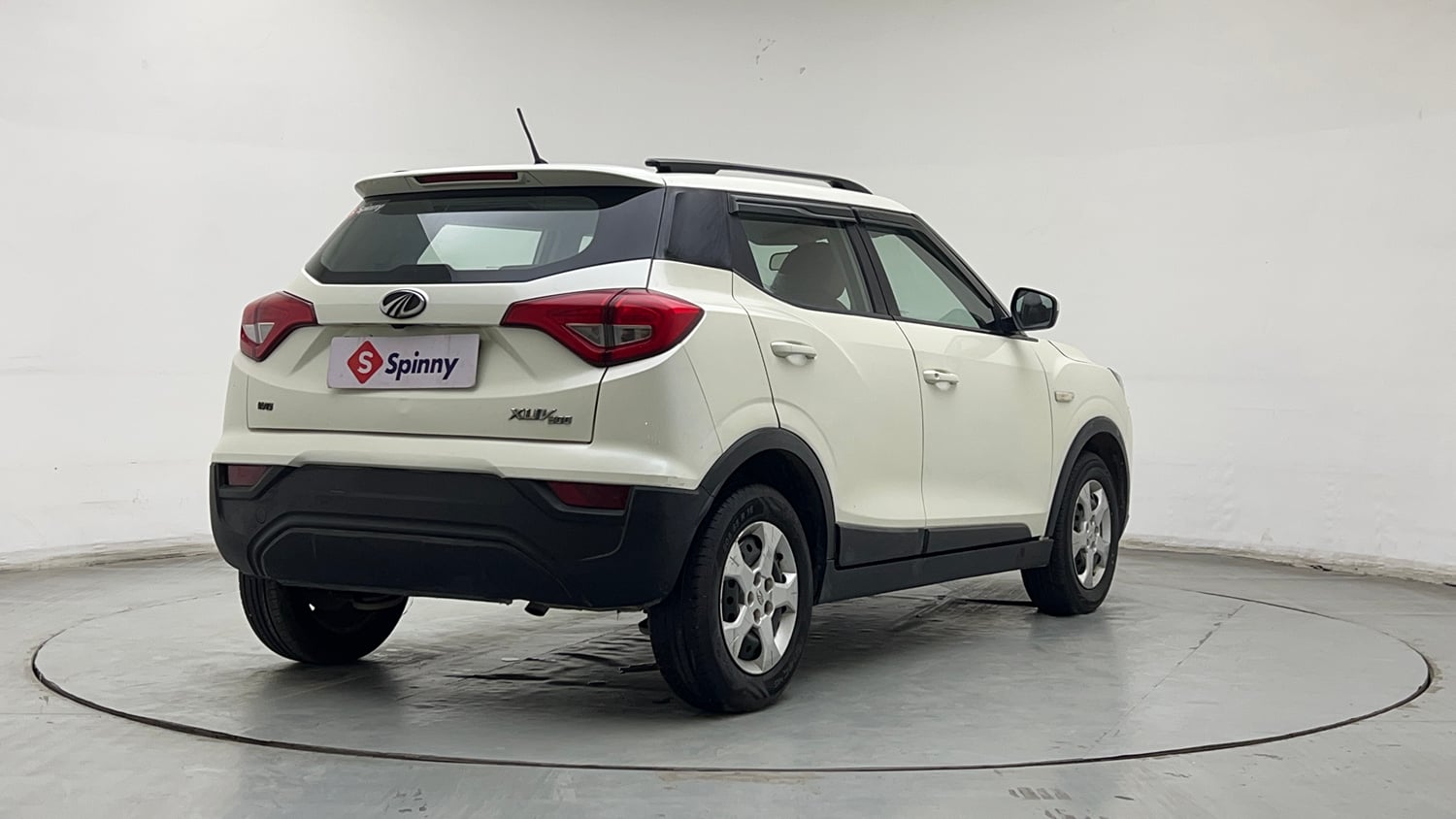 Used 2019 Mahindra XUV 300 1.2 W6 Petrol Manual exterior RIGHT REAR CORNER VIEW