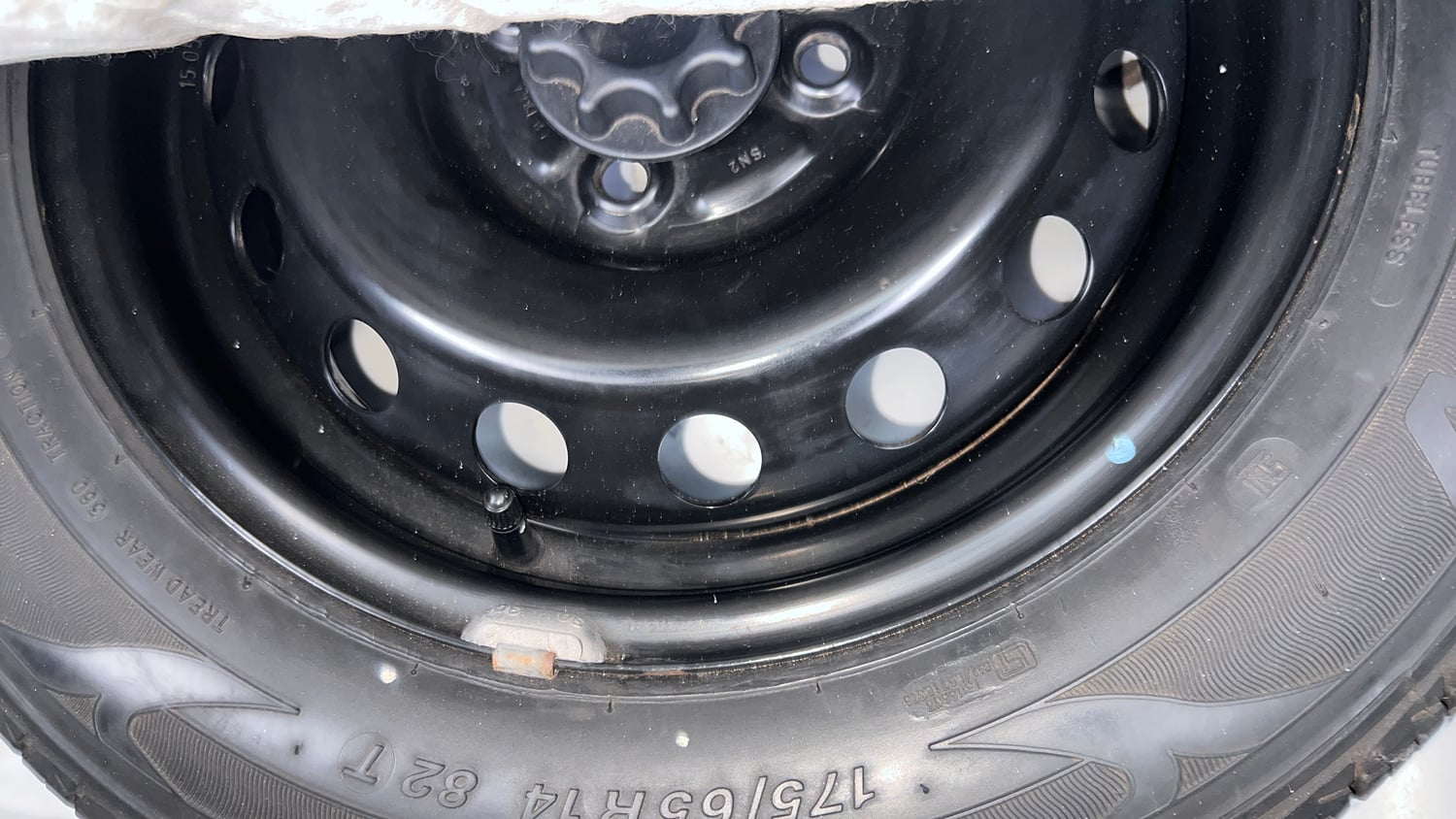 Used 2015 Toyota Etios Liva G Petrol Manual tyres SPARE TYRE VIEW