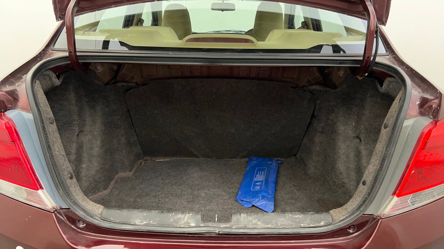 Used 2014 Honda Amaze 1.2 S i-VTEC Petrol Manual interior DICKY INSIDE VIEW