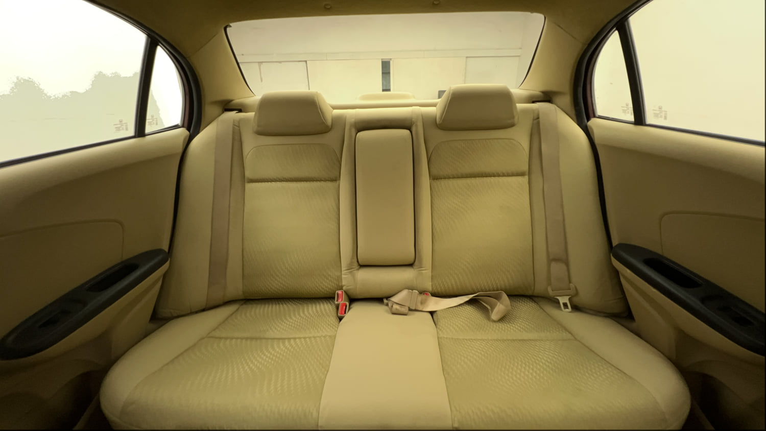 Used 2014 Honda Amaze 1.2 S i-VTEC Petrol Manual interior REAR SEAT CONDITION VIEW
