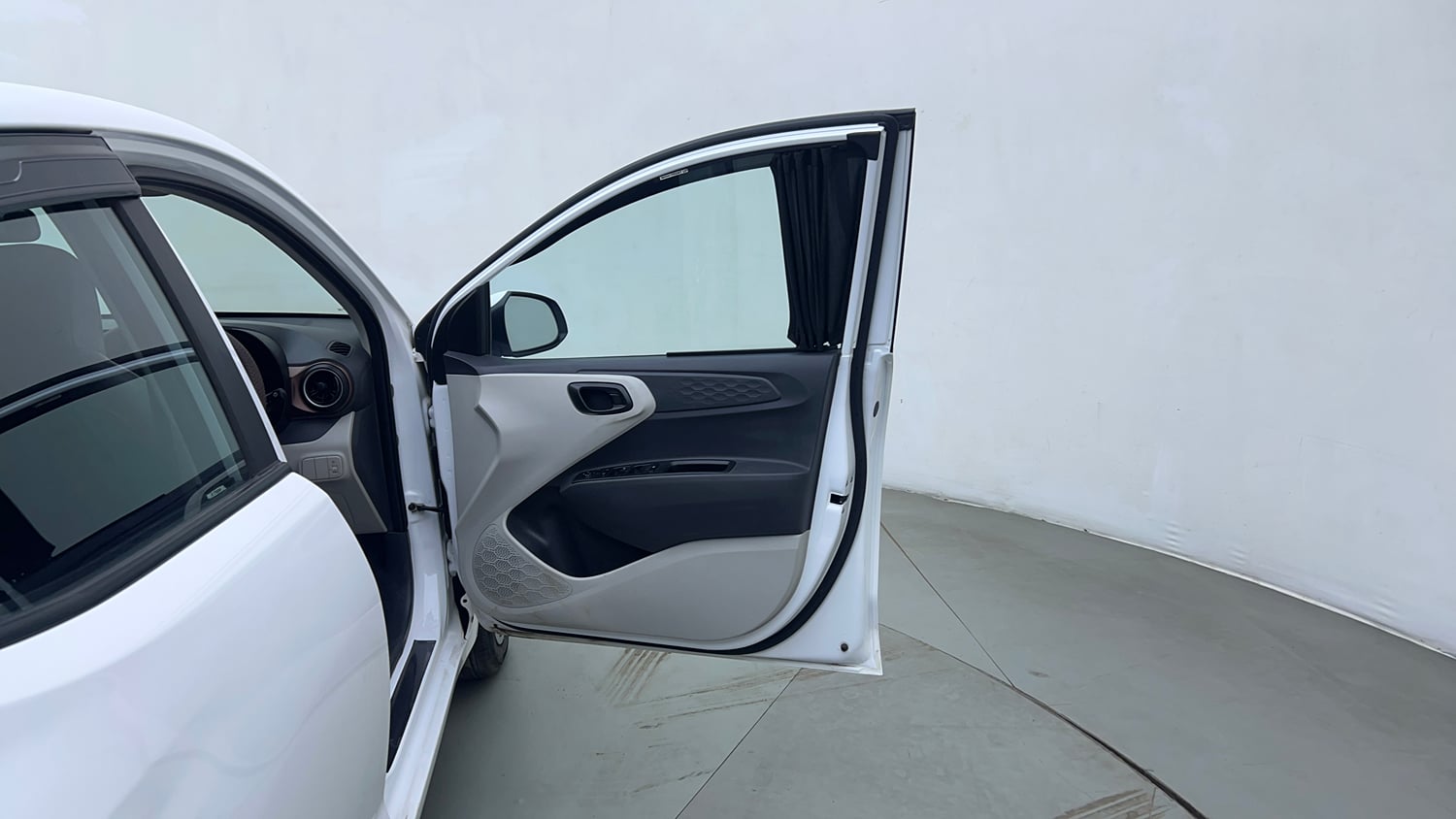 Used 2025 Hyundai Aura S 1.2 Petrol Petrol Manual interior RIGHT FRONT DOOR OPEN VIEW