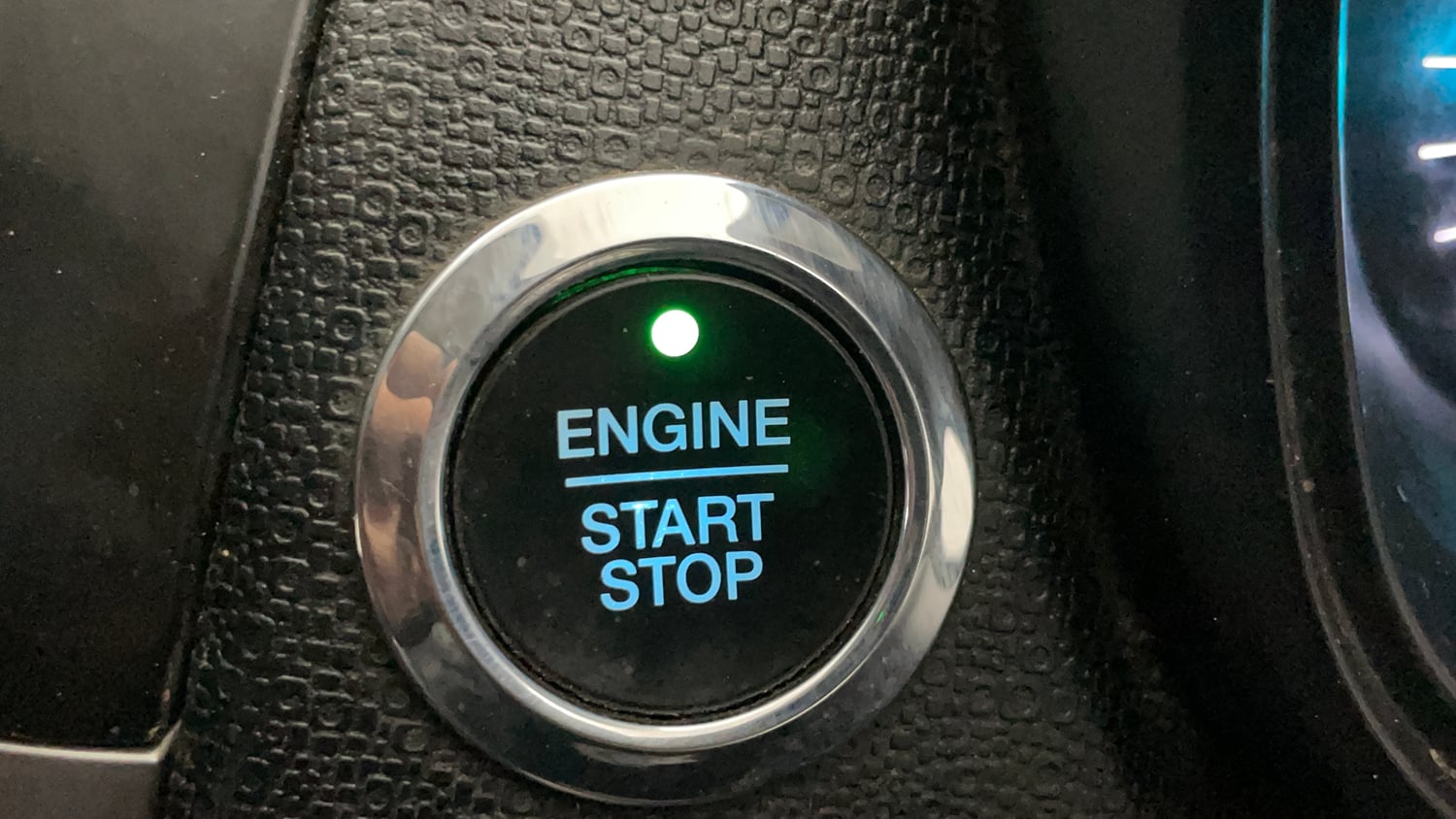 Used 2019 Ford EcoSport Titanium 1.5L TDCi Diesel Manual top_features Keyless start