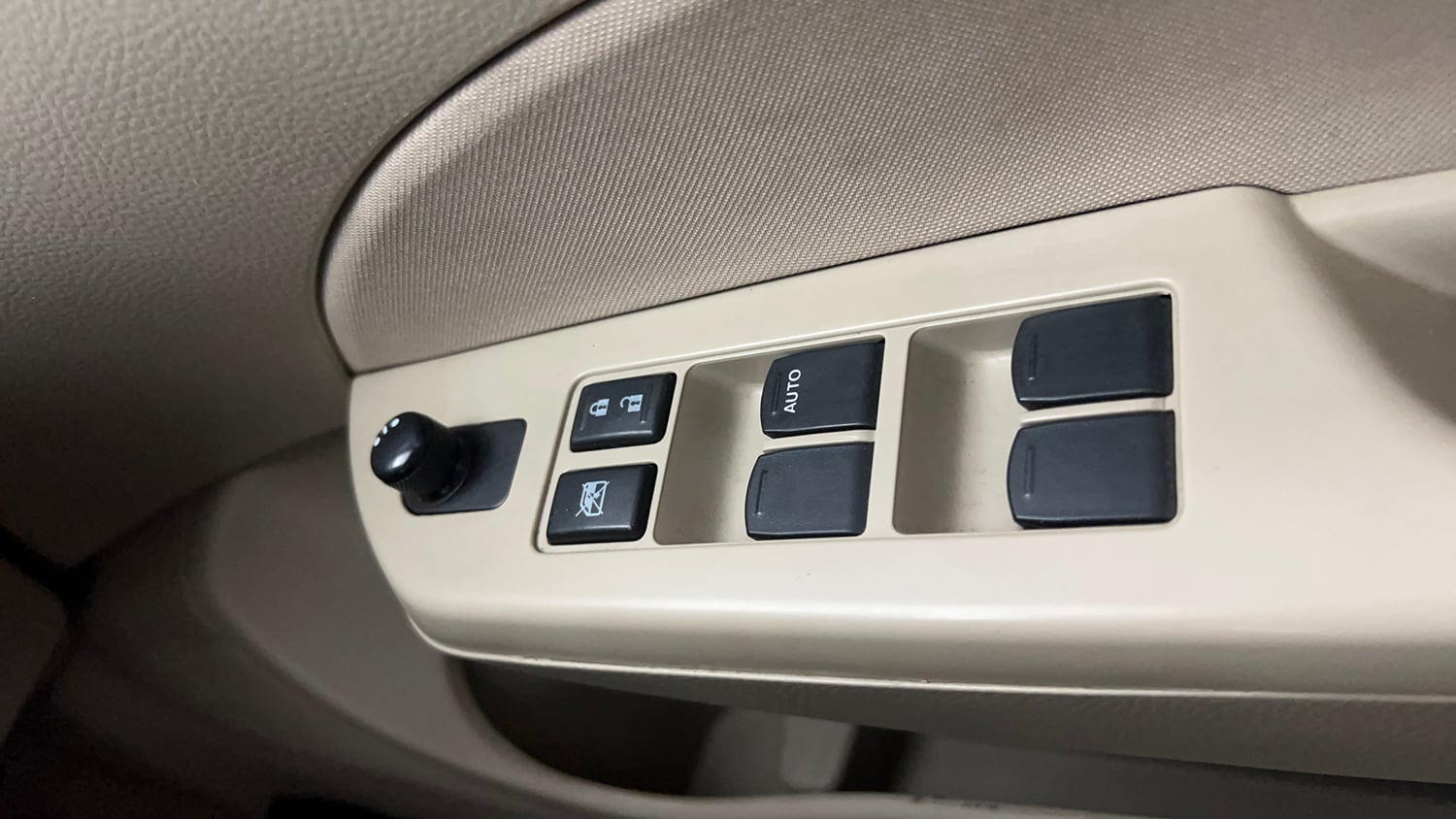 Used 2014 Maruti Suzuki Swift Dzire VXI Petrol Manual top_features Power windows