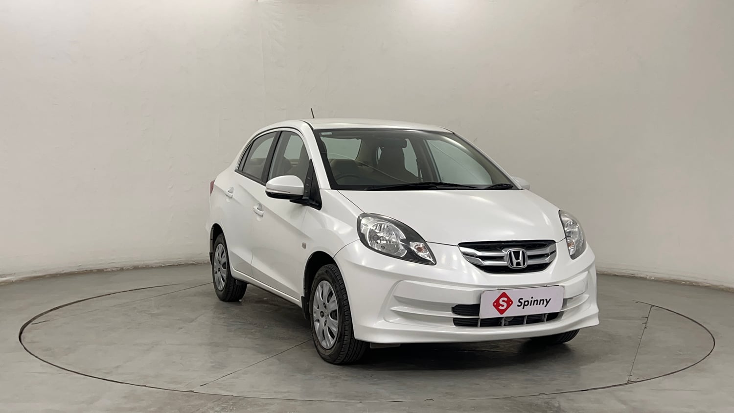 Used 2015 Honda Amaze 1.2 S i-VTEC Petrol Manual exterior RIGHT FRONT CORNER VIEW