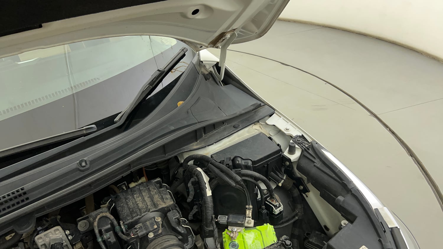 Used 2023 Honda City VX Petrol MT Petrol Manual engine ENGINE LEFT SIDE HINGE & APRON VIEW