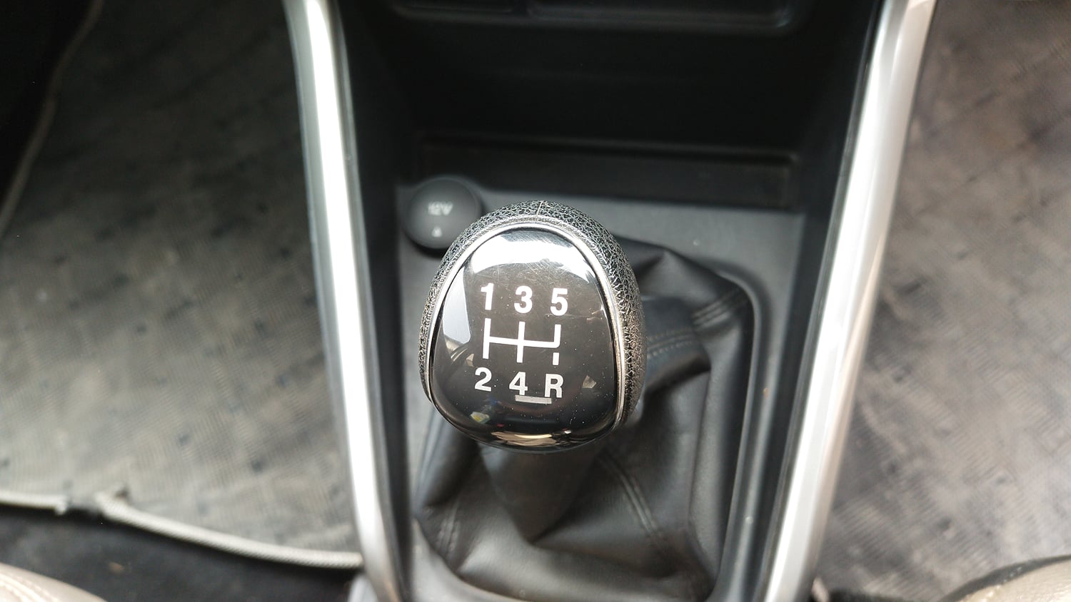 Used 2018 Ford EcoSport Titanium 1.5L Ti-VCT Petrol Manual interior GEAR  KNOB VIEW