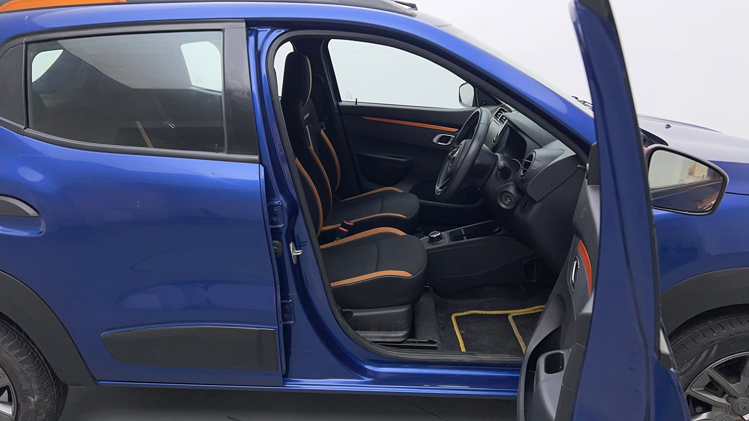 Used 2021 Renault Kwid CLIMBER 1.0 AMT Opt Petrol Automatic interior RIGHT SIDE FRONT DOOR CABIN VIEW