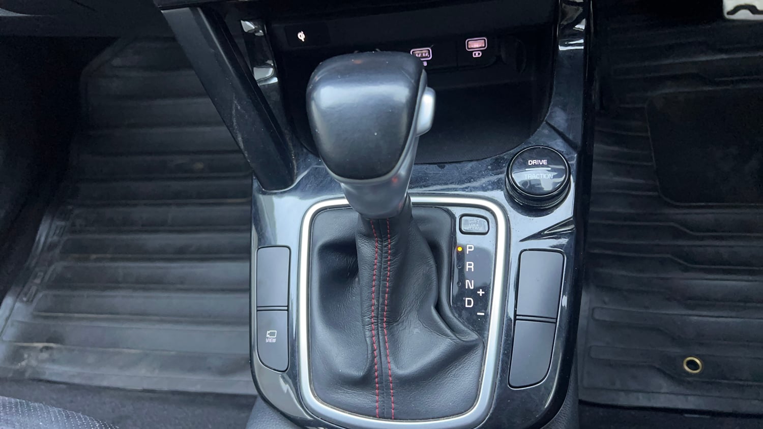 Used 2020 kia Seltos GTX DCT 1.4 Petrol Automatic interior GEAR  KNOB VIEW