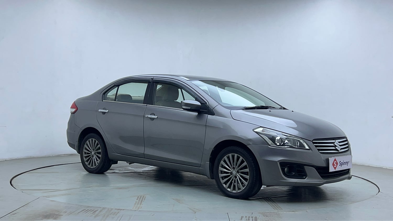 Used 2018 Maruti Suzuki Ciaz Alpha 1.4 AT Petrol Automatic exterior RIGHT FRONT CORNER VIEW