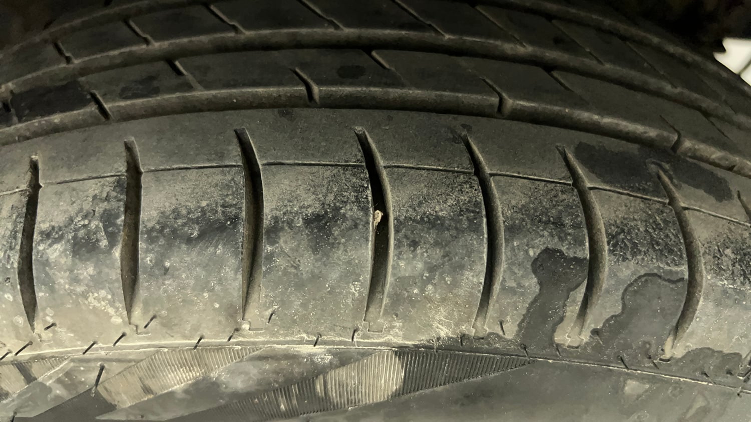 Used 2019 Hyundai Grand i10 Magna 1.2 Kappa VTVT Petrol Manual tyres LEFT REAR TYRE TREAD VIEW