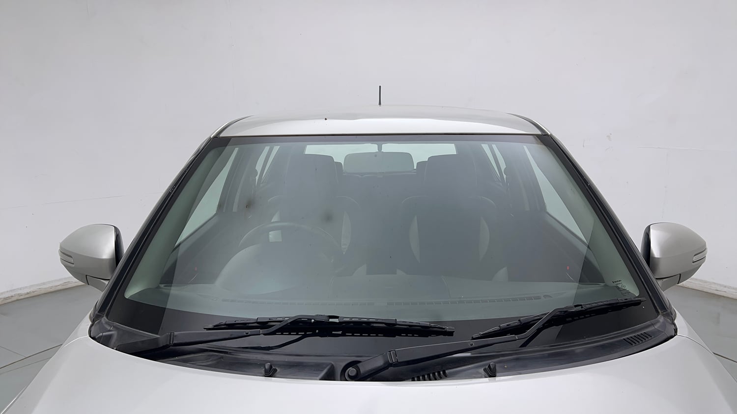 Used 2015 Maruti Suzuki Swift VXi Petrol Manual exterior FRONT WINDSHIELD VIEW