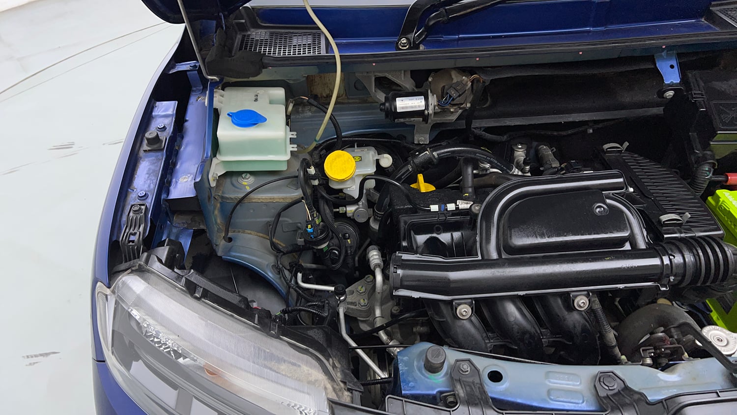 Used 2021 Renault Kwid CLIMBER 1.0 AMT Opt Petrol Automatic engine ENGINE RIGHT SIDE VIEW