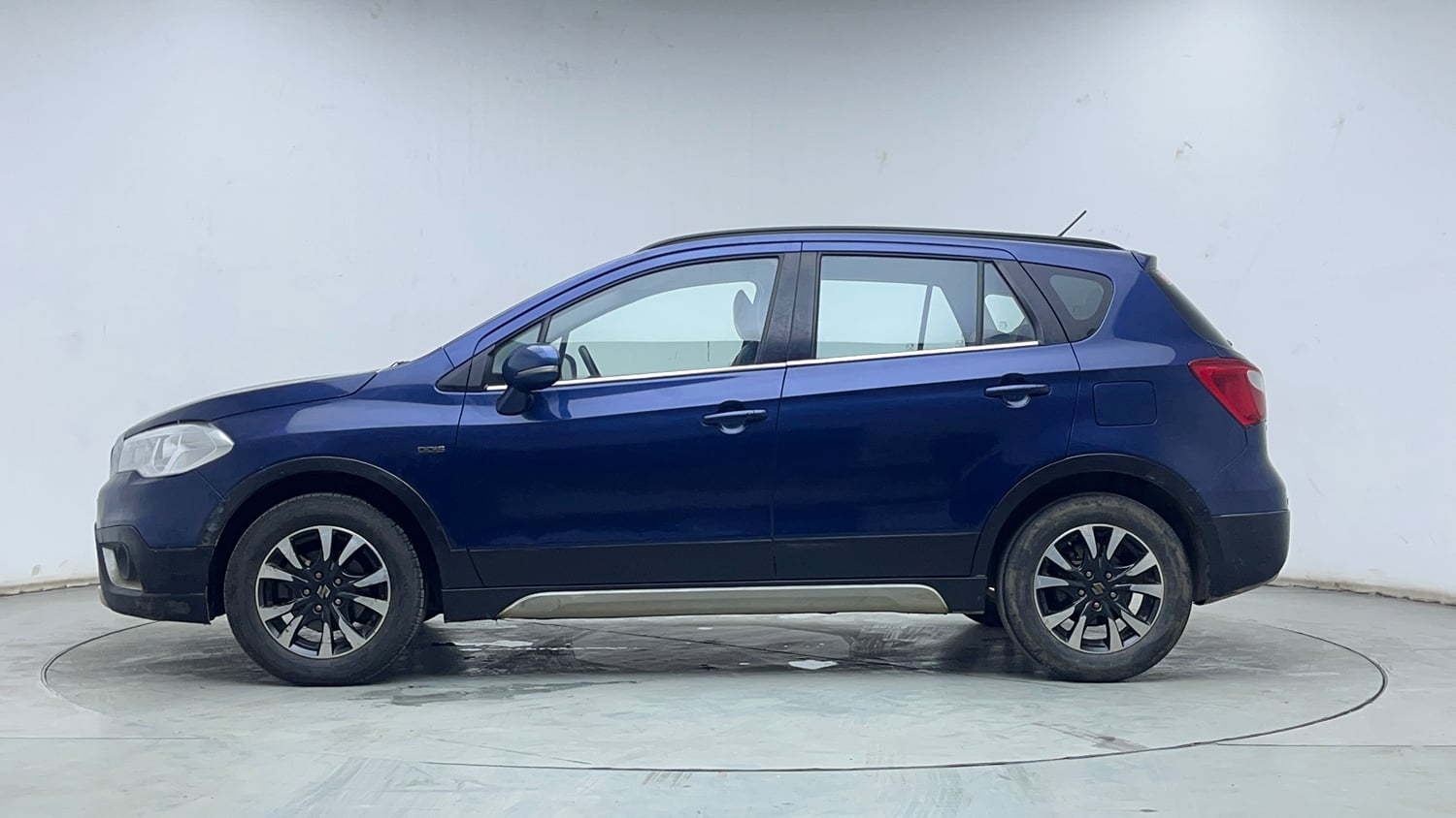 Used 2018 Maruti Suzuki S-Cross Zeta 1.3 Diesel Manual exterior LEFT SIDE VIEW