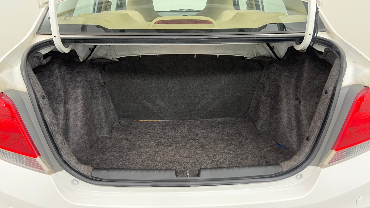 Used 2015 Honda Amaze 1.2 S i-VTEC Petrol Manual interior DICKY INSIDE VIEW