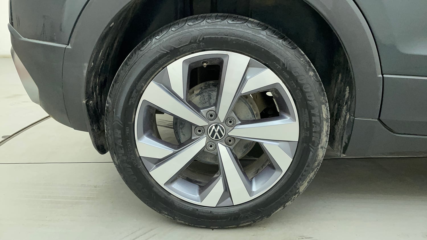 Used 2022 Volkswagen Taigun Topline 1.0 TSI MT Petrol Manual tyres RIGHT REAR TYRE RIM VIEW