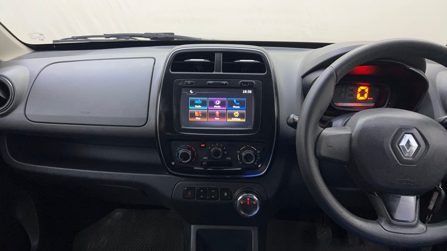Used 2017 Renault Kwid 1.0 RXT AMT Petrol Automatic interior MUSIC SYSTEM & AC CONTROL VIEW
