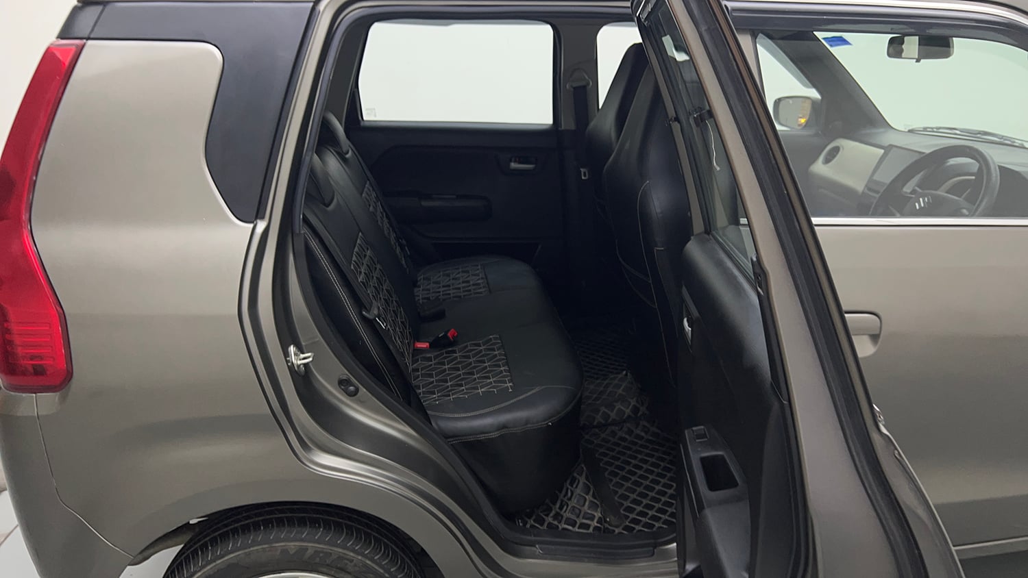 Used 2022 Maruti Suzuki Wagon R VXI 1.0 Petrol Manual interior RIGHT SIDE REAR DOOR CABIN VIEW