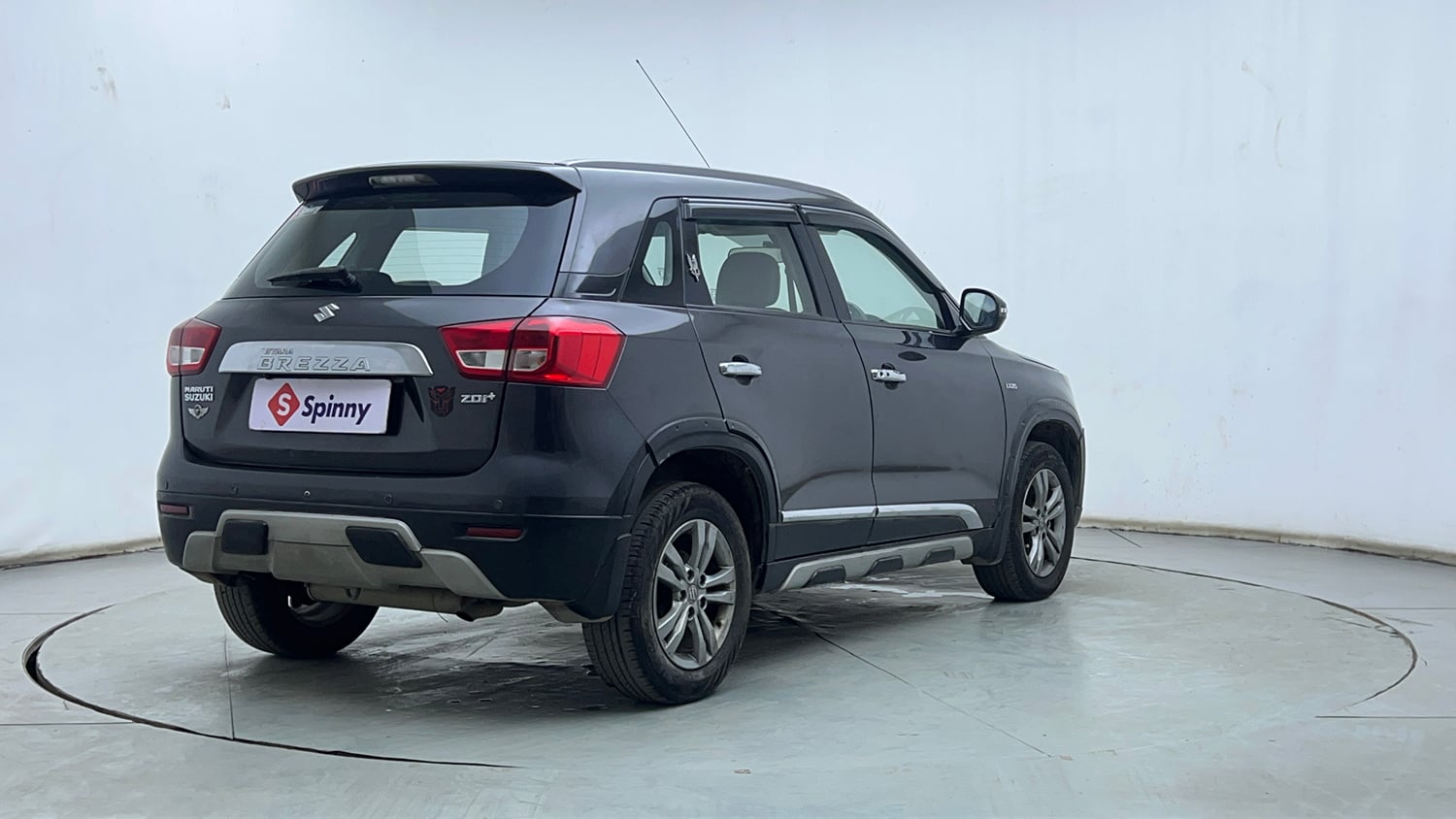 Used 2018 Maruti Suzuki Vitara Brezza [2016-2020] ZDi Plus Diesel Manual exterior RIGHT REAR CORNER VIEW