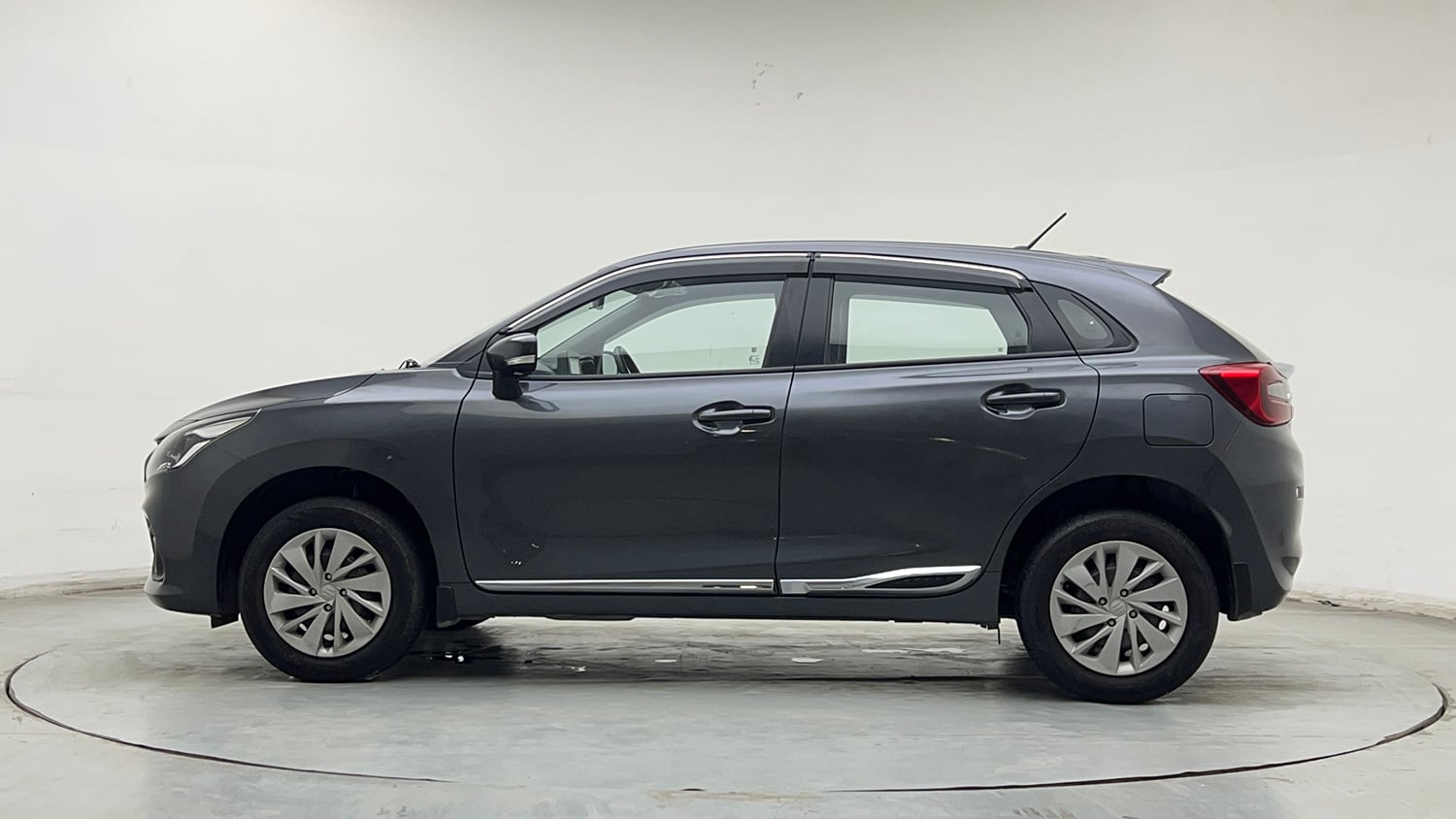 Used 2025 Maruti Suzuki Baleno Delta MT Petrol Manual exterior LEFT SIDE VIEW