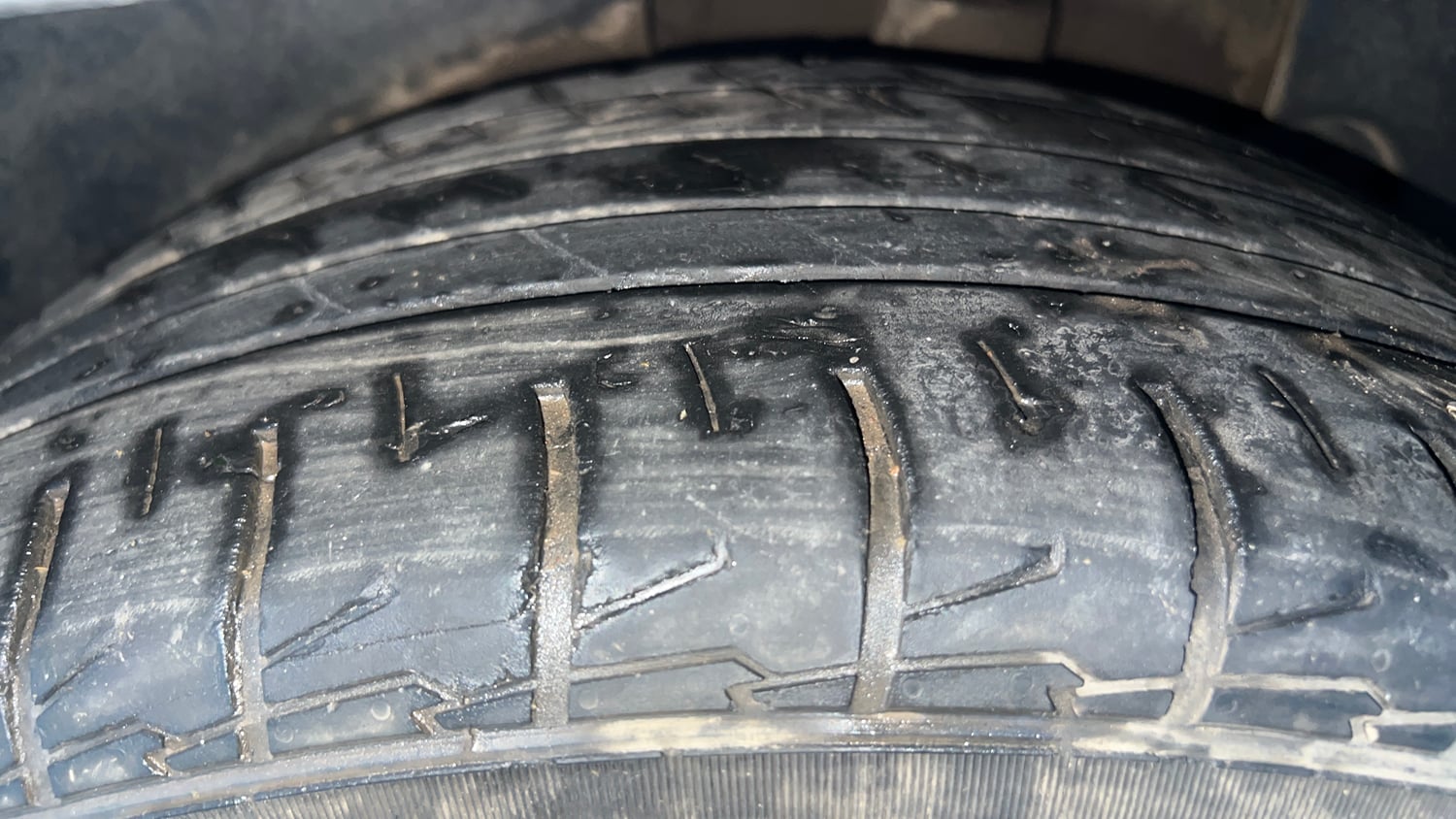 Used 2023 Kia Seltos HTX 1.5 Diesel AT Diesel Automatic tyres LEFT REAR TYRE TREAD VIEW