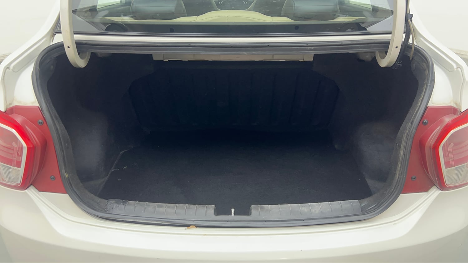 Used 2017 Hyundai Xcent S 1.1 CRDi Diesel Manual interior DICKY INSIDE VIEW