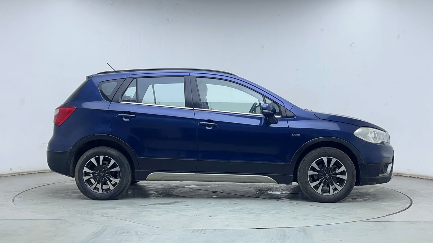 Used 2018 Maruti Suzuki S-Cross Zeta 1.3 Diesel Manual exterior RIGHT SIDE VIEW