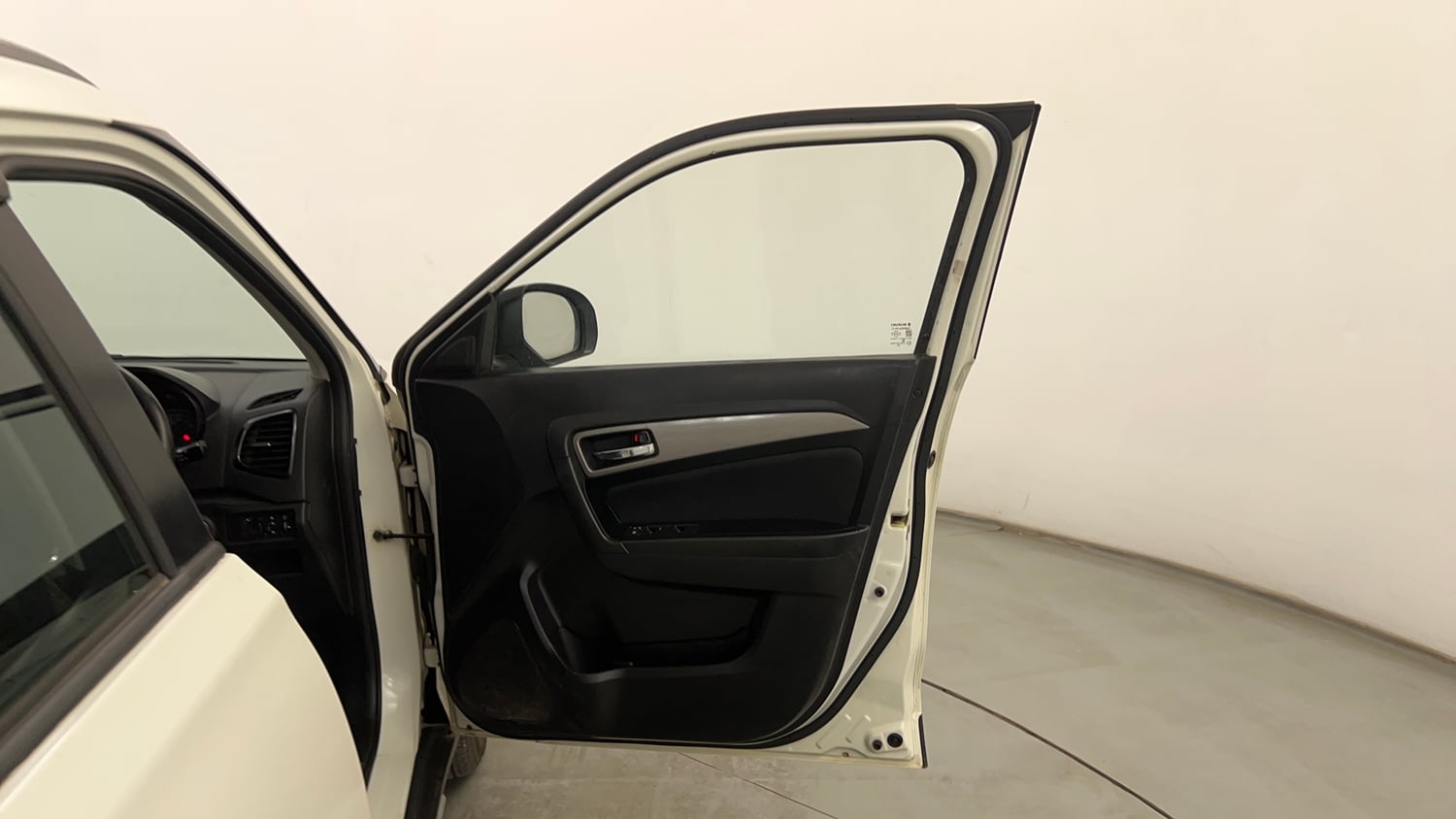 Used 2019 Maruti Suzuki Vitara Brezza [2016-2020] ZDi Plus Diesel Manual interior RIGHT FRONT DOOR OPEN VIEW