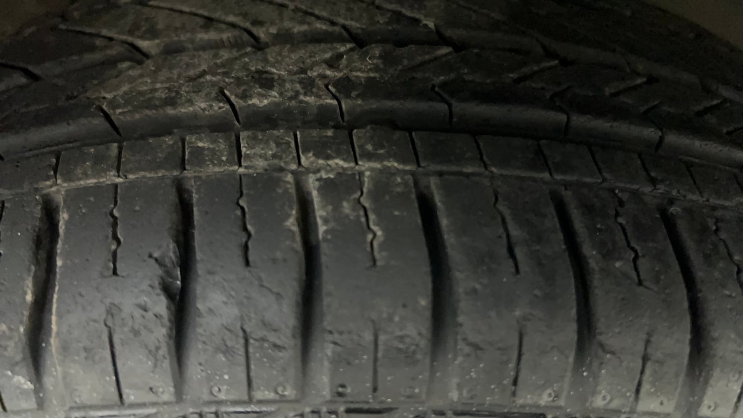 Used 2014 Honda Amaze 1.2 S i-VTEC Petrol Manual tyres RIGHT FRONT TYRE TREAD VIEW
