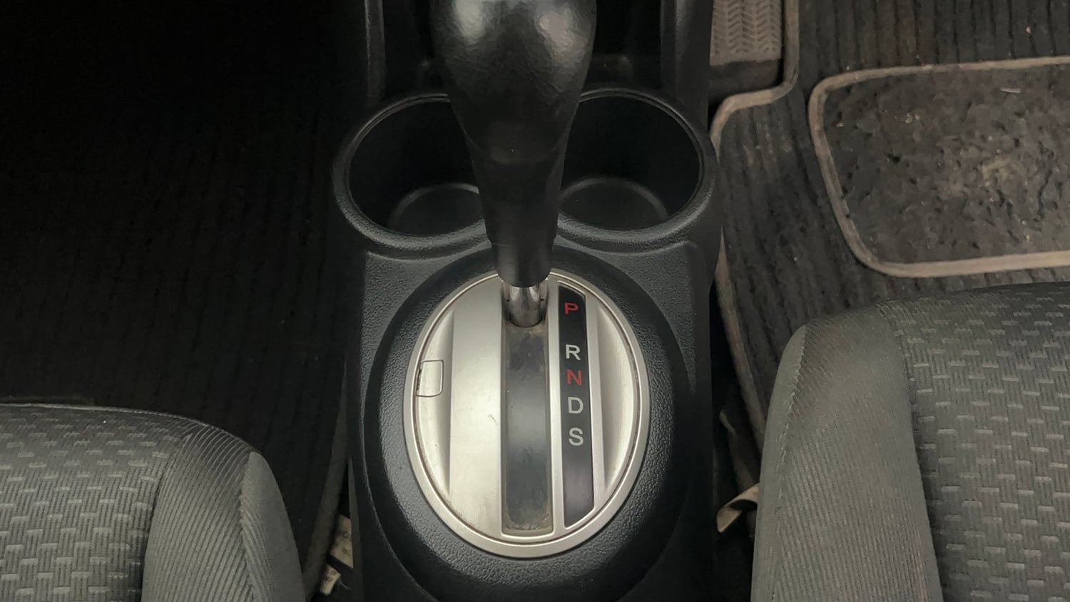 Used 2017 Honda BR-V V CVT Petrol Petrol Automatic interior GEAR  KNOB VIEW