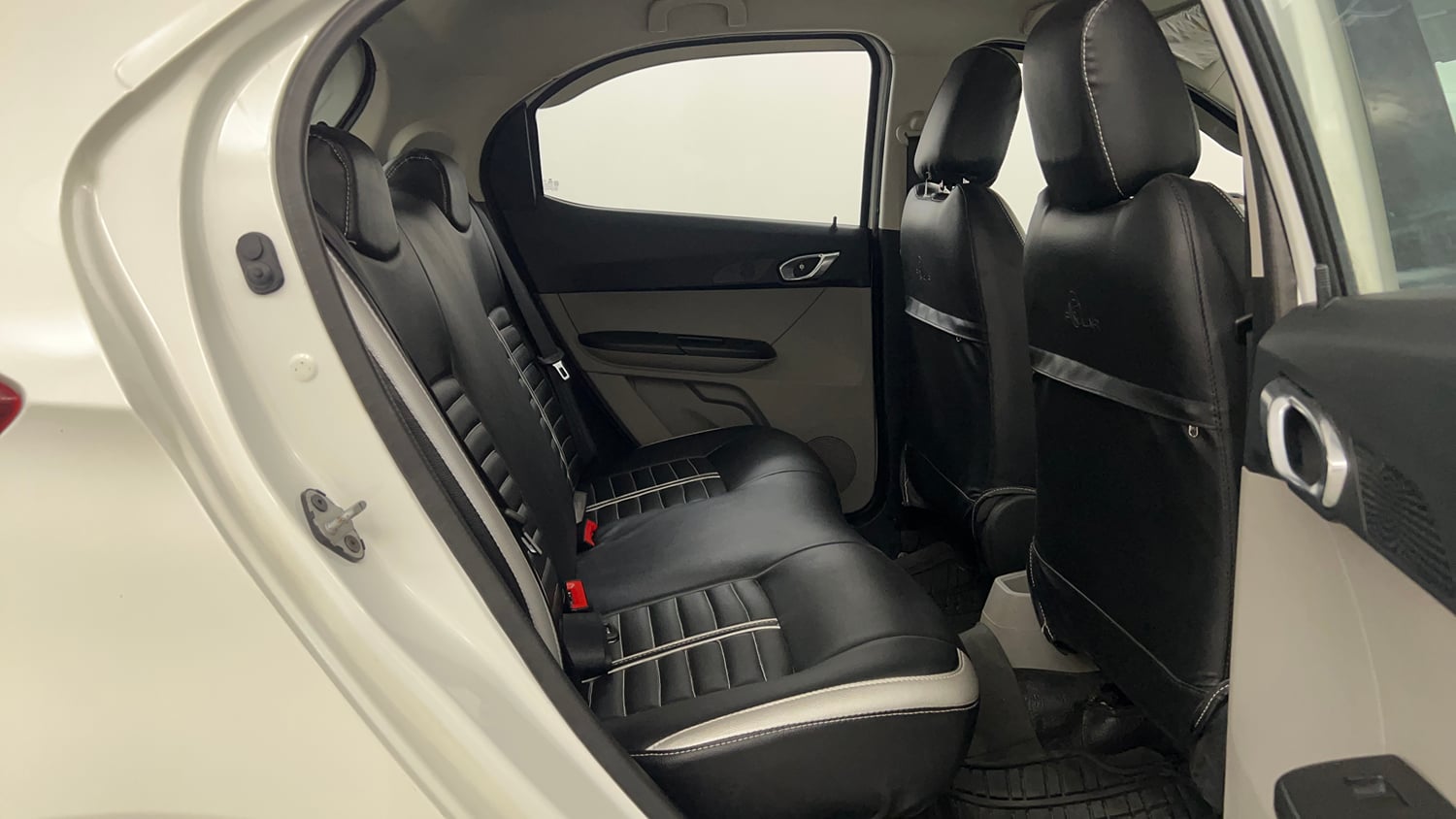 Used 2018 Tata Tiago Revotron XZ Petrol Manual interior RIGHT SIDE REAR DOOR CABIN VIEW