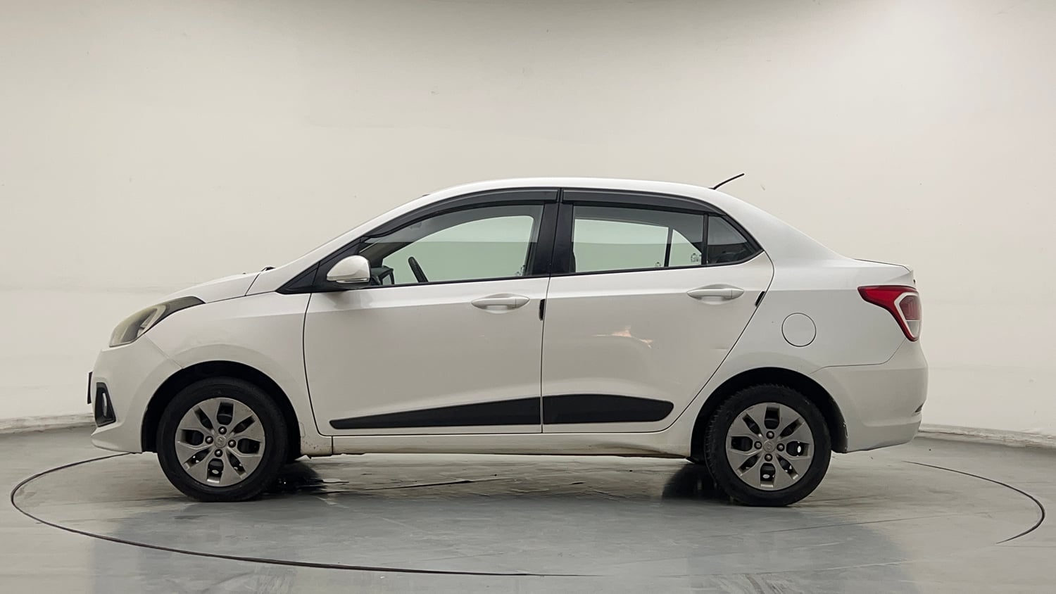 Used 2017 Hyundai Xcent S 1.1 CRDi Diesel Manual exterior LEFT SIDE VIEW