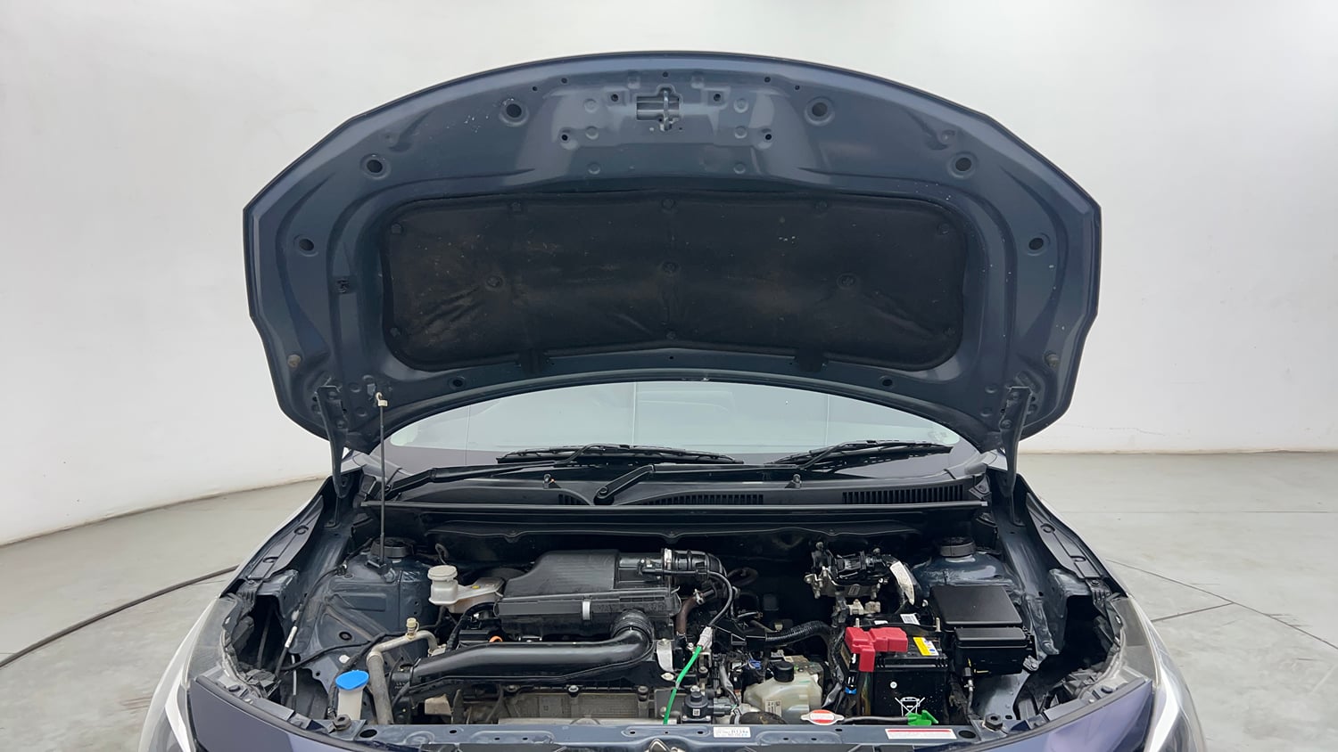Used 2023 Maruti Suzuki Baleno Zeta AGS Petrol Automatic engine ENGINE & BONNET OPEN FRONT VIEW
