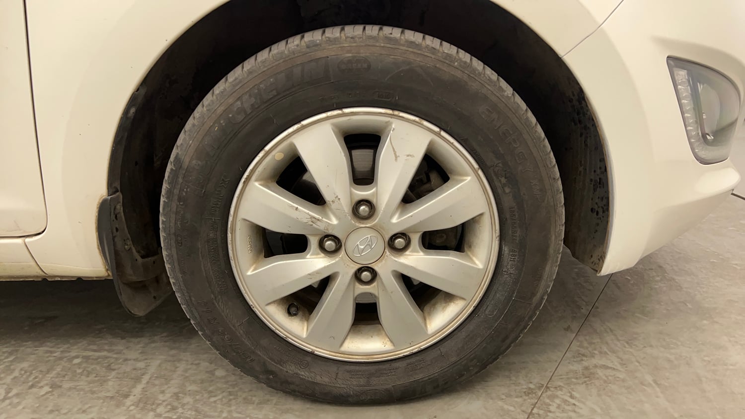 Used 2013 Hyundai i20 Asta 1.2 Petrol Manual tyres RIGHT FRONT TYRE RIM VIEW