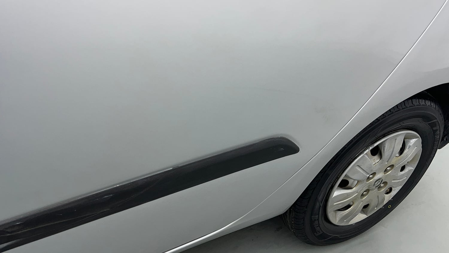 Used 2015 Hyundai i10 Magna 1.1 iRDE2 Petrol Manual dents MINOR DENT