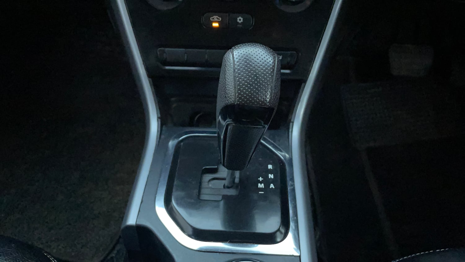 Used 2022 Tata Nexon XMA (S) Petrol Automatic interior GEAR  KNOB VIEW