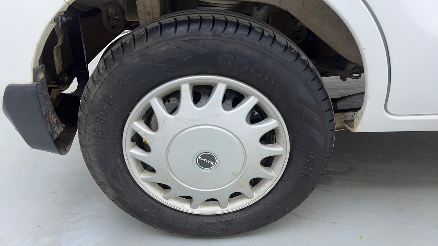 Used 2014 Maruti Suzuki Alto 800 Lxi Petrol Manual tyres RIGHT REAR TYRE RIM VIEW
