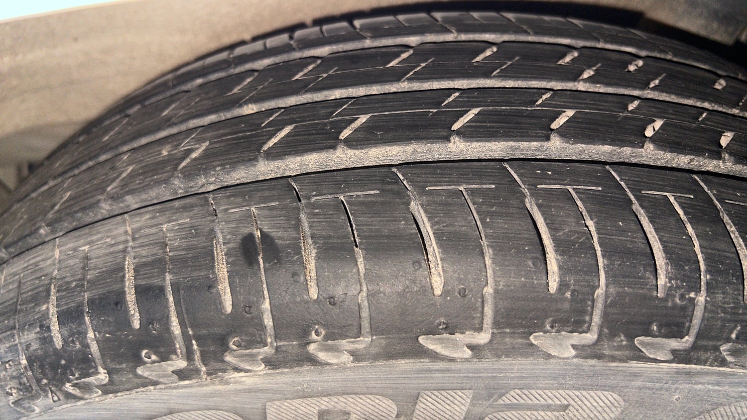 Used 2024 Maruti Suzuki Ignis Sigma 1.2 MT Petrol Manual tyres LEFT REAR TYRE TREAD VIEW